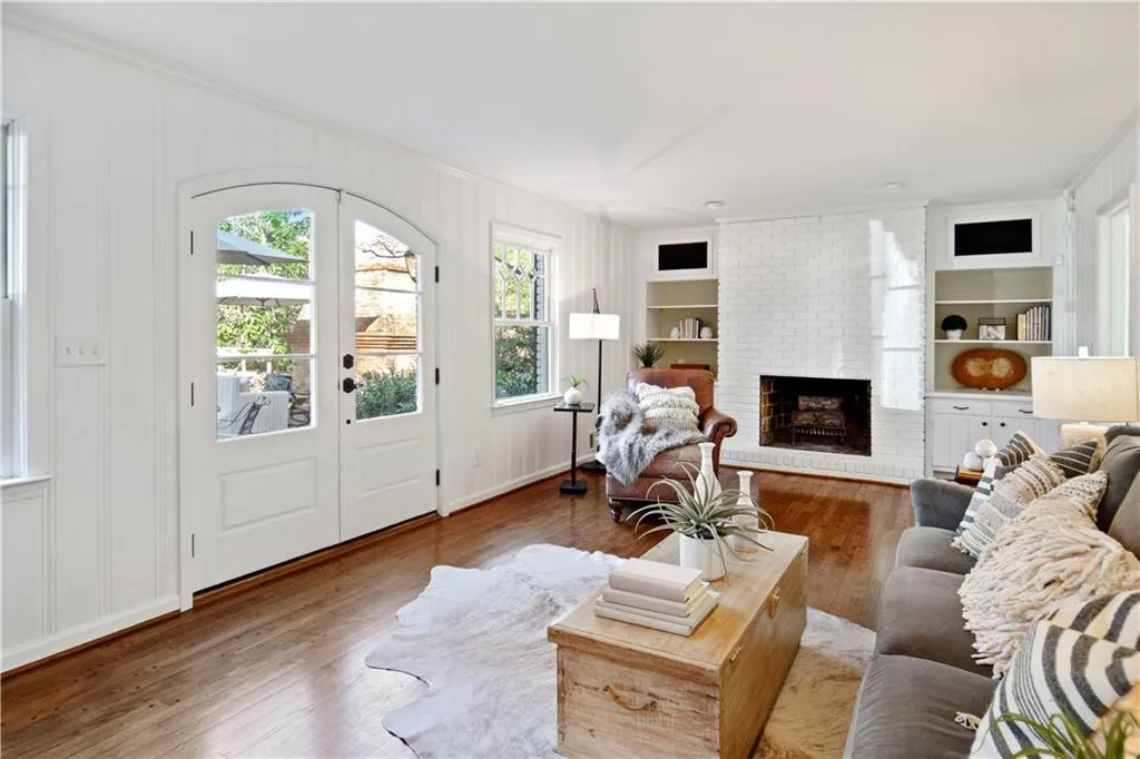 635 River Valley Road, Sandy Springs, Georgia 30328, 4 Bedrooms Bedrooms, ,3 BathroomsBathrooms,Residential,Sold,635 River Valley Road,6659995