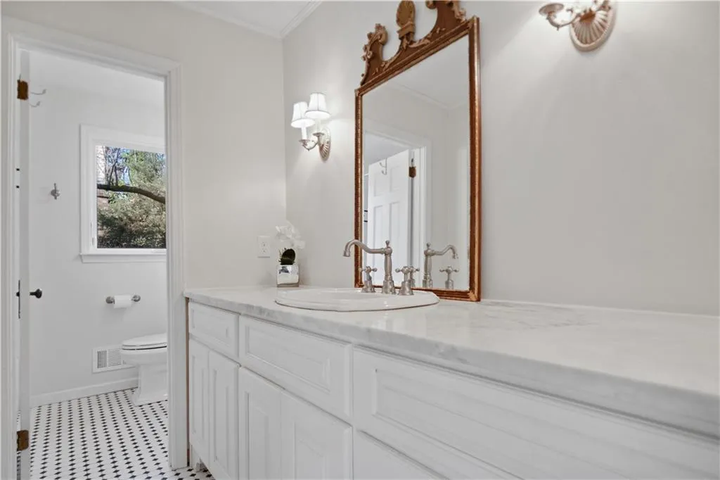 635 River Valley Road, Sandy Springs, Georgia 30328, 4 Bedrooms Bedrooms, ,3 BathroomsBathrooms,Residential,Sold,635 River Valley Road,6659995