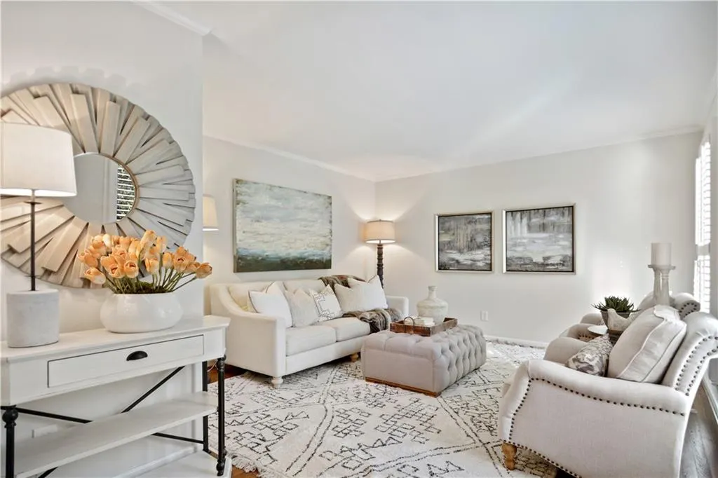 635 River Valley Road, Sandy Springs, Georgia 30328, 4 Bedrooms Bedrooms, ,3 BathroomsBathrooms,Residential,Sold,635 River Valley Road,6659995