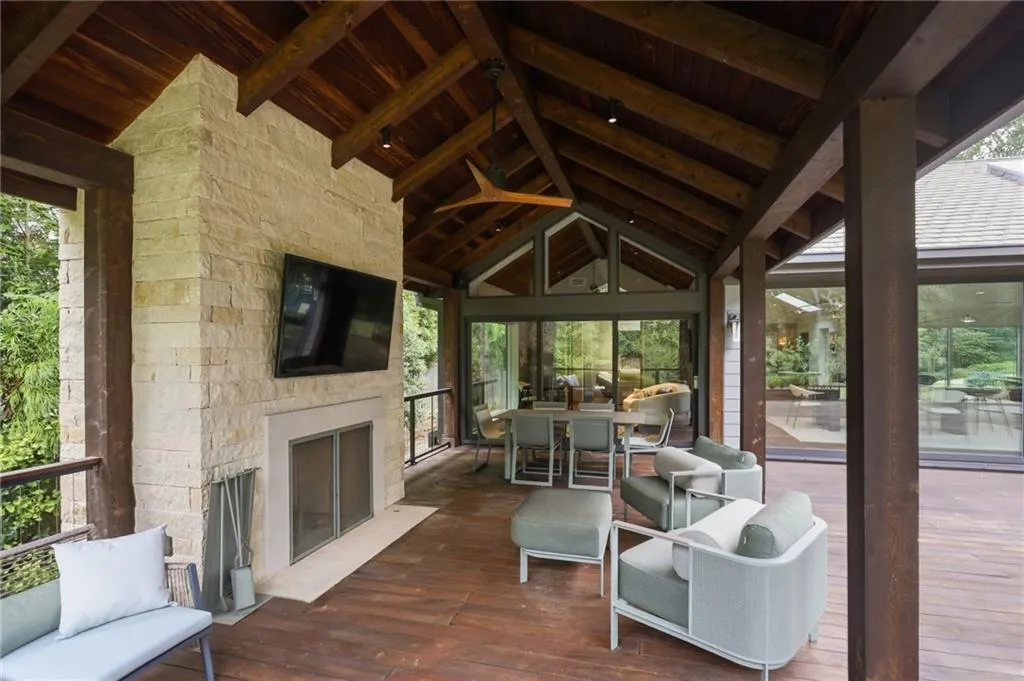 3860 Peachtree Dunwoody Road Ne, Atlanta, Georgia 30342, 4 Bedrooms Bedrooms, 0 ,3 BathroomsBathrooms,Residential,For Sale,3860 Peachtree Dunwoody Road Ne,7856074