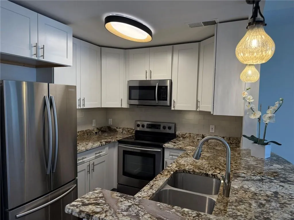 1101 Juniper Street Ne Unit 1506, Atlanta, Georgia 30309, 1 Bedroom Bedrooms, ,1 BathroomBathrooms,Residential,For Sale,1101 Juniper Street Ne Unit 1506,7579099