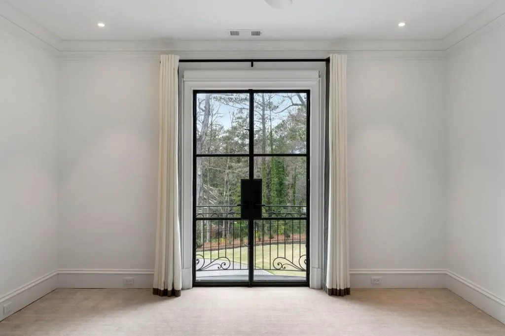5245 Kenbrook Way, Sandy Springs, Georgia 30327, 6 Bedrooms Bedrooms, ,7 BathroomsBathrooms,Residential,Sold,5245 Kenbrook Way,7547209