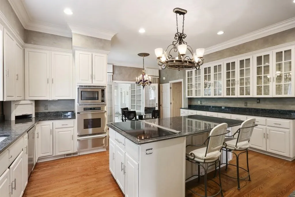 1430 N Riverside Circle, Sandy Springs, Georgia 30328, 5 Bedrooms Bedrooms, ,5 BathroomsBathrooms,Residential,Sold,1430 N Riverside Circle,5861288