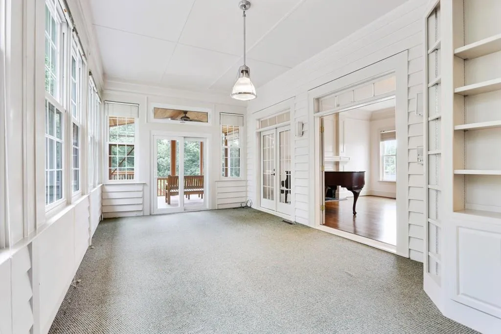 1430 N Riverside Circle, Sandy Springs, Georgia 30328, 5 Bedrooms Bedrooms, ,5 BathroomsBathrooms,Residential,Sold,1430 N Riverside Circle,5861288