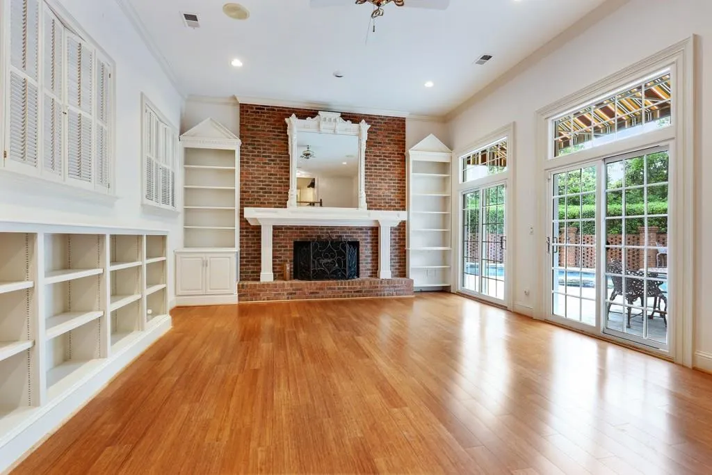 1430 N Riverside Circle, Sandy Springs, Georgia 30328, 5 Bedrooms Bedrooms, ,5 BathroomsBathrooms,Residential,Sold,1430 N Riverside Circle,5861288