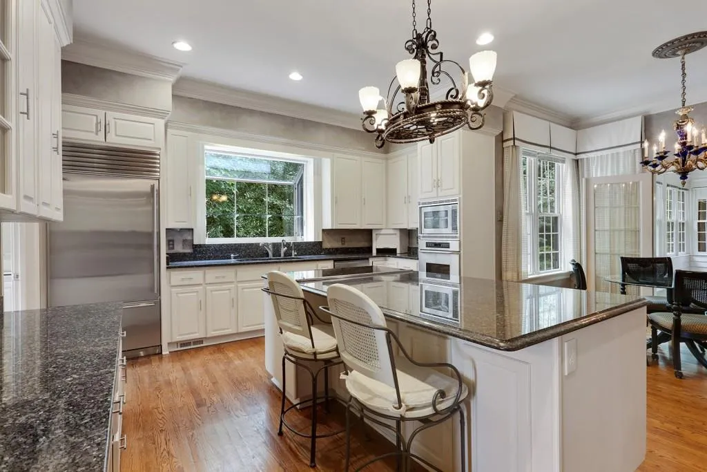 1430 N Riverside Circle, Sandy Springs, Georgia 30328, 5 Bedrooms Bedrooms, ,5 BathroomsBathrooms,Residential,Sold,1430 N Riverside Circle,5861288