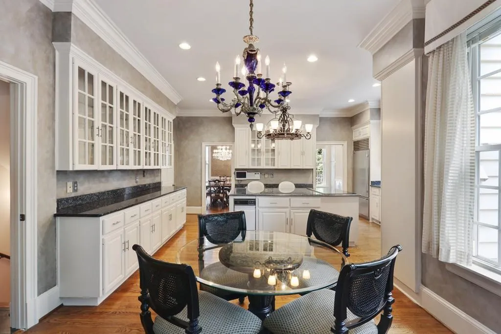 1430 N Riverside Circle, Sandy Springs, Georgia 30328, 5 Bedrooms Bedrooms, ,5 BathroomsBathrooms,Residential,Sold,1430 N Riverside Circle,5861288