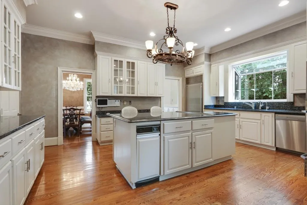 1430 N Riverside Circle, Sandy Springs, Georgia 30328, 5 Bedrooms Bedrooms, ,5 BathroomsBathrooms,Residential,Sold,1430 N Riverside Circle,5861288