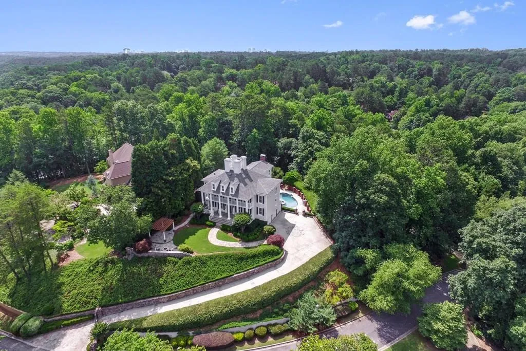 1430 N Riverside Circle, Sandy Springs, Georgia 30328, 5 Bedrooms Bedrooms, ,5 BathroomsBathrooms,Residential,Sold,1430 N Riverside Circle,5861288