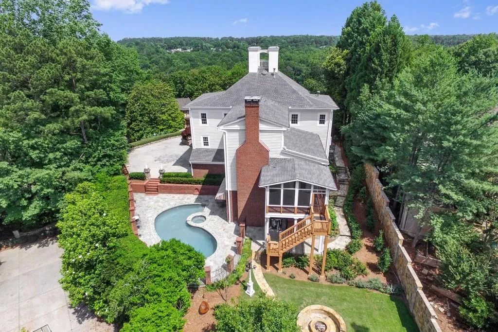 1430 N Riverside Circle, Sandy Springs, Georgia 30328, 5 Bedrooms Bedrooms, ,5 BathroomsBathrooms,Residential,Sold,1430 N Riverside Circle,5861288