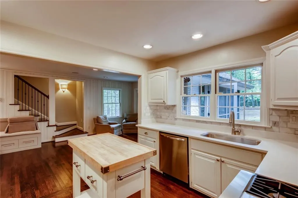 325 Forest Hills Drive Ne, Atlanta, Georgia 30342, 4 Bedrooms Bedrooms, ,3 BathroomsBathrooms,Residential,Sold,325 Forest Hills Drive Ne,6705606 325 Forest Hills Drive Ne, Atlanta, Georgia 30342, 4 Bedrooms Bedrooms, ,3 BathroomsBathrooms,Residential,Sold,325 Forest Hills Drive Ne,6705606