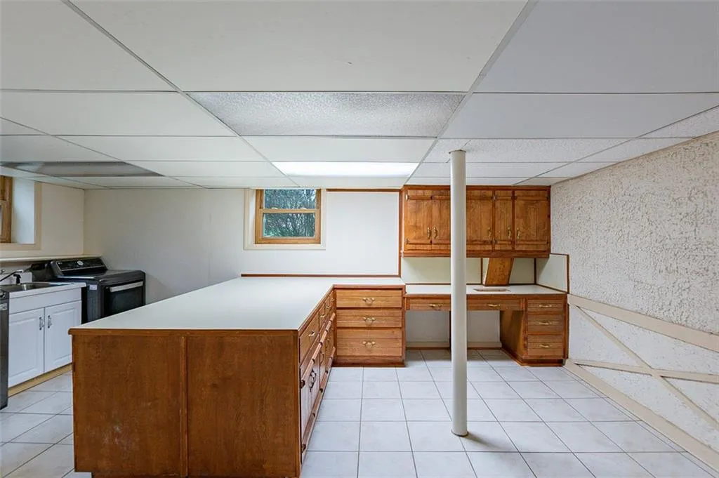 6835 Castleton Drive, Atlanta, Georgia 30328, 3 Bedrooms Bedrooms, ,2 BathroomsBathrooms,Residential,Sold,6835 Castleton Drive,6994131