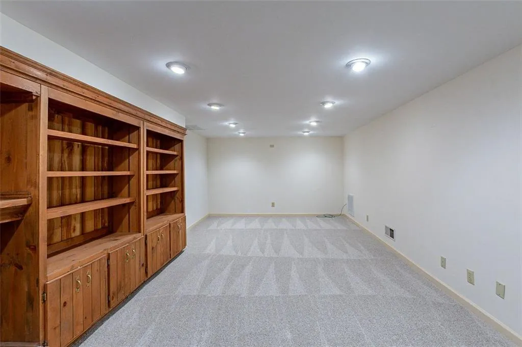 6835 Castleton Drive, Atlanta, Georgia 30328, 3 Bedrooms Bedrooms, ,2 BathroomsBathrooms,Residential,Sold,6835 Castleton Drive,6994131