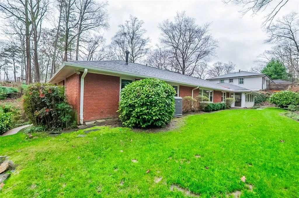 6835 Castleton Drive, Atlanta, Georgia 30328, 3 Bedrooms Bedrooms, ,2 BathroomsBathrooms,Residential,Sold,6835 Castleton Drive,6994131