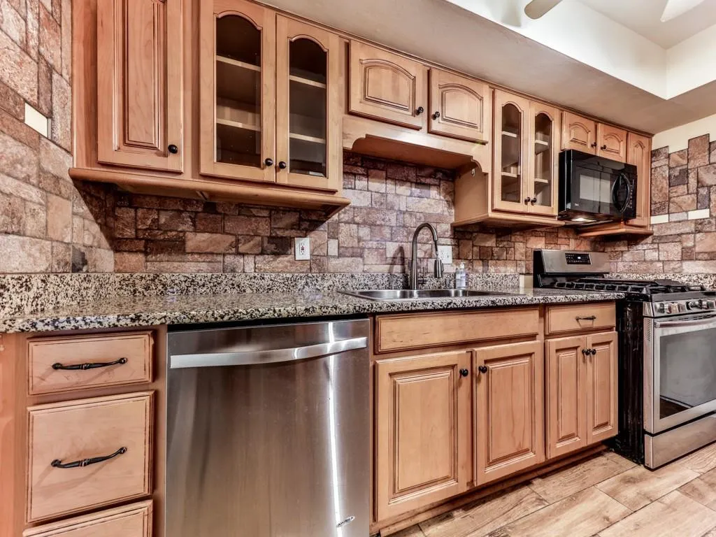 6851 Roswell Road Unit C4, Atlanta, Georgia 30328, 2 Bedrooms Bedrooms, ,2 BathroomsBathrooms,Residential,Sold,6851 Roswell Road Unit C4,6058454