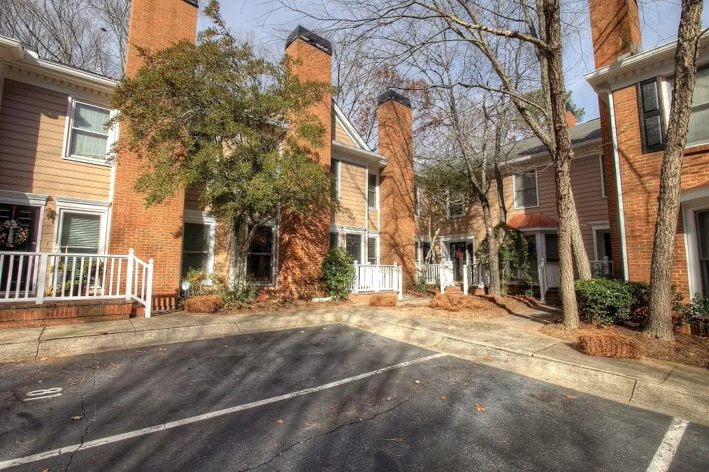 7500 Roswell Road Unit 45, Sandy Springs, Georgia 30350, 2 Bedrooms Bedrooms, ,2 BathroomsBathrooms,Residential,Sold,7500 Roswell Road Unit 45,5782359