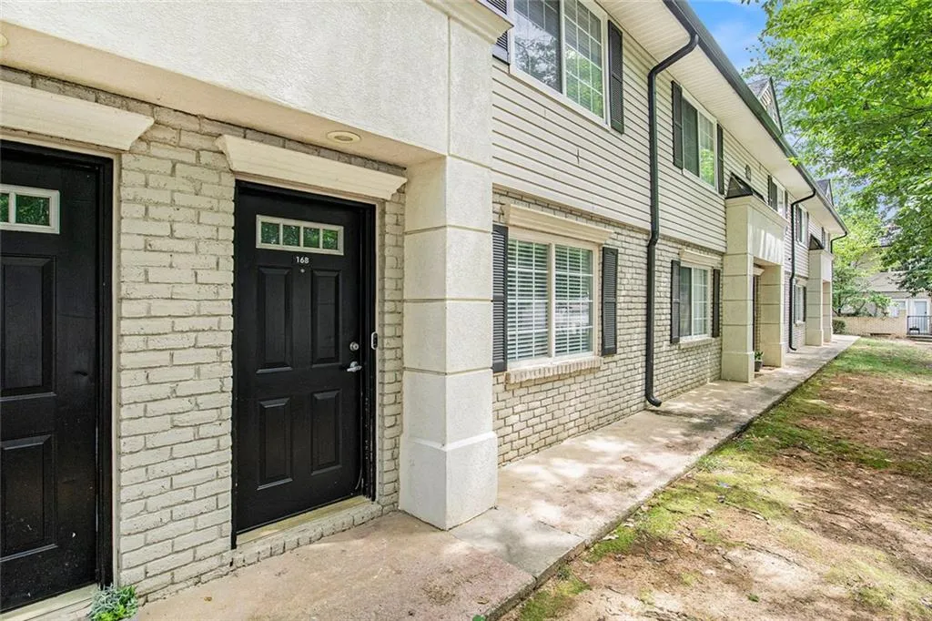 6940 Roswell Road Road Unit 16b, Atlanta, Georgia 30328, 2 Bedrooms Bedrooms, ,1 BathroomBathrooms,Residential,For Sale,6940 Roswell Road Road Unit 16b,7601895