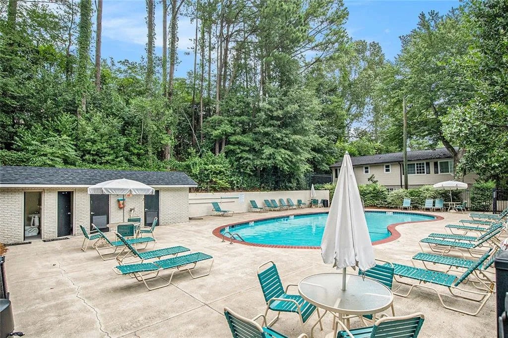 6940 Roswell Road Road Unit 16b, Atlanta, Georgia 30328, 2 Bedrooms Bedrooms, ,1 BathroomBathrooms,Residential,For Sale,6940 Roswell Road Road Unit 16b,7601895