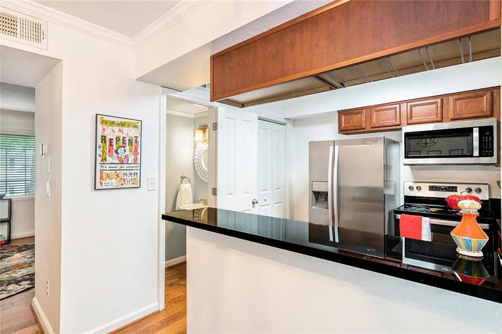 6940 Roswell Road Road Unit 16b, Atlanta, Georgia 30328, 2 Bedrooms Bedrooms, ,1 BathroomBathrooms,Residential,For Sale,6940 Roswell Road Road Unit 16b,7601895