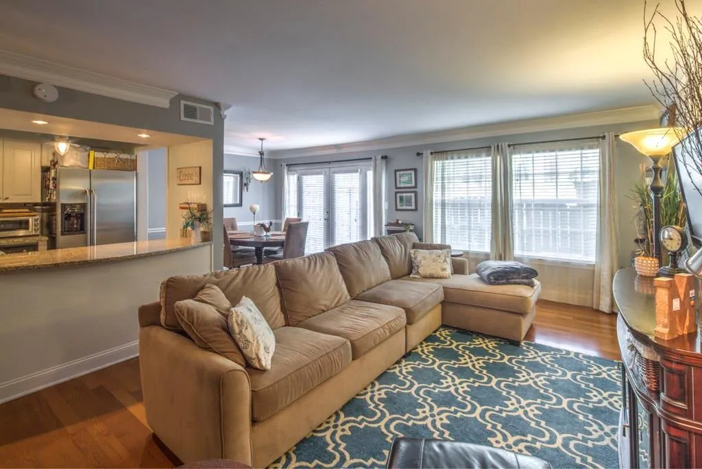 6980 Roswell Road Ne Unit J6, Atlanta, Georgia 30328, 2 Bedrooms Bedrooms, ,2 BathroomsBathrooms,Residential,Sold,6980 Roswell Road Ne Unit J6,5654669