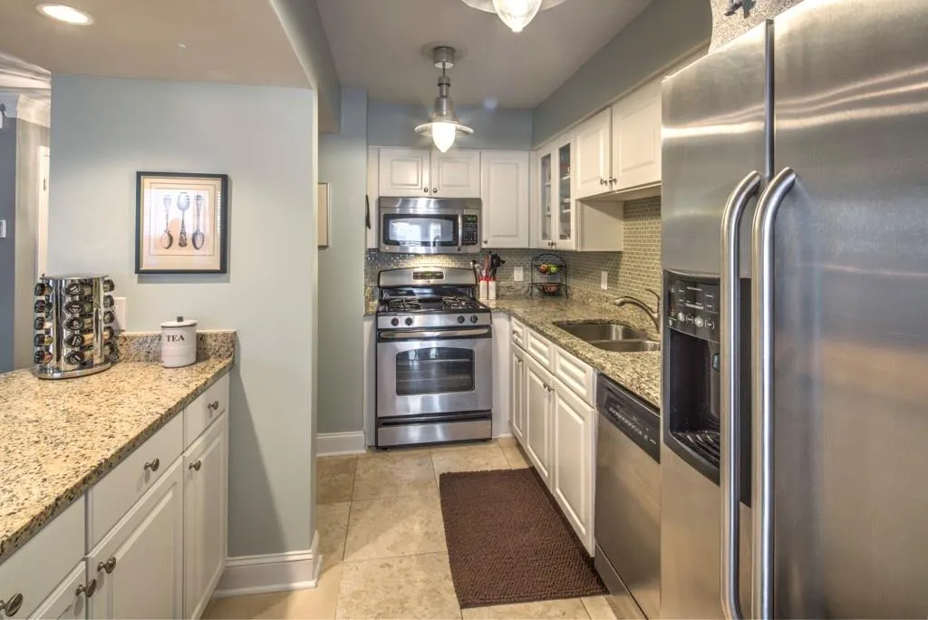 6980 Roswell Road Ne Unit J6, Atlanta, Georgia 30328, 2 Bedrooms Bedrooms, ,2 BathroomsBathrooms,Residential,Sold,6980 Roswell Road Ne Unit J6,5654669