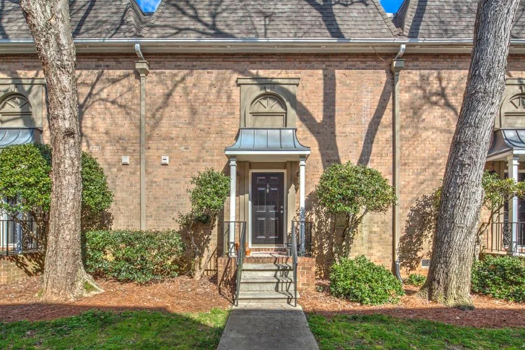 6980 Roswell Road Ne Unit J6, Atlanta, Georgia 30328, 2 Bedrooms Bedrooms, ,2 BathroomsBathrooms,Residential,Sold,6980 Roswell Road Ne Unit J6,5654669