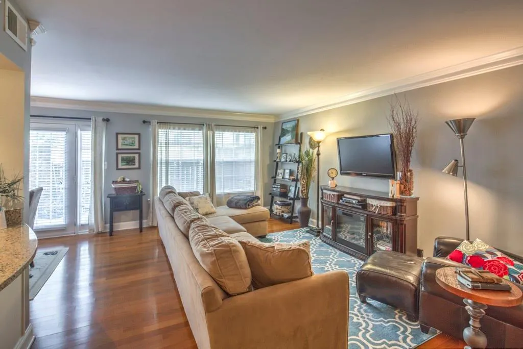 6980 Roswell Road Ne Unit J6, Atlanta, Georgia 30328, 2 Bedrooms Bedrooms, ,2 BathroomsBathrooms,Residential,Sold,6980 Roswell Road Ne Unit J6,5654669