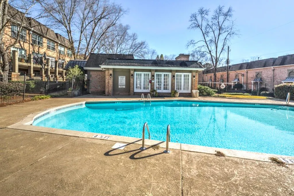 6980 Roswell Road Ne Unit J6, Atlanta, Georgia 30328, 2 Bedrooms Bedrooms, ,2 BathroomsBathrooms,Residential,Sold,6980 Roswell Road Ne Unit J6,5654669