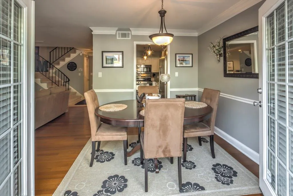 6980 Roswell Road Ne Unit J6, Atlanta, Georgia 30328, 2 Bedrooms Bedrooms, ,2 BathroomsBathrooms,Residential,Sold,6980 Roswell Road Ne Unit J6,5654669