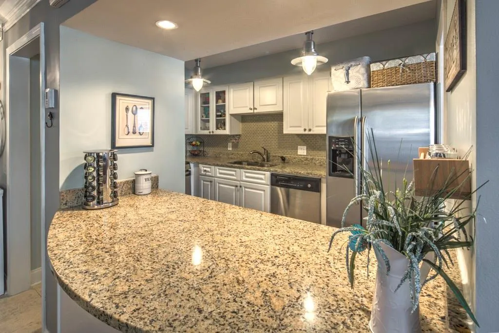 6980 Roswell Road Ne Unit J6, Atlanta, Georgia 30328, 2 Bedrooms Bedrooms, ,2 BathroomsBathrooms,Residential,Sold,6980 Roswell Road Ne Unit J6,5654669