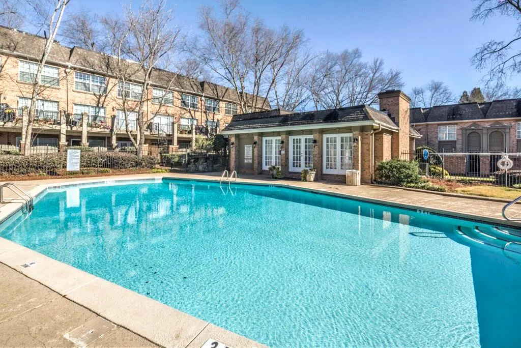 6980 Roswell Road Ne Unit J6, Atlanta, Georgia 30328, 2 Bedrooms Bedrooms, ,2 BathroomsBathrooms,Residential,Sold,6980 Roswell Road Ne Unit J6,5654669