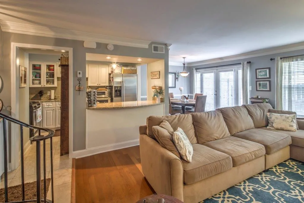 6980 Roswell Road Ne Unit J6, Atlanta, Georgia 30328, 2 Bedrooms Bedrooms, ,2 BathroomsBathrooms,Residential,Sold,6980 Roswell Road Ne Unit J6,5654669