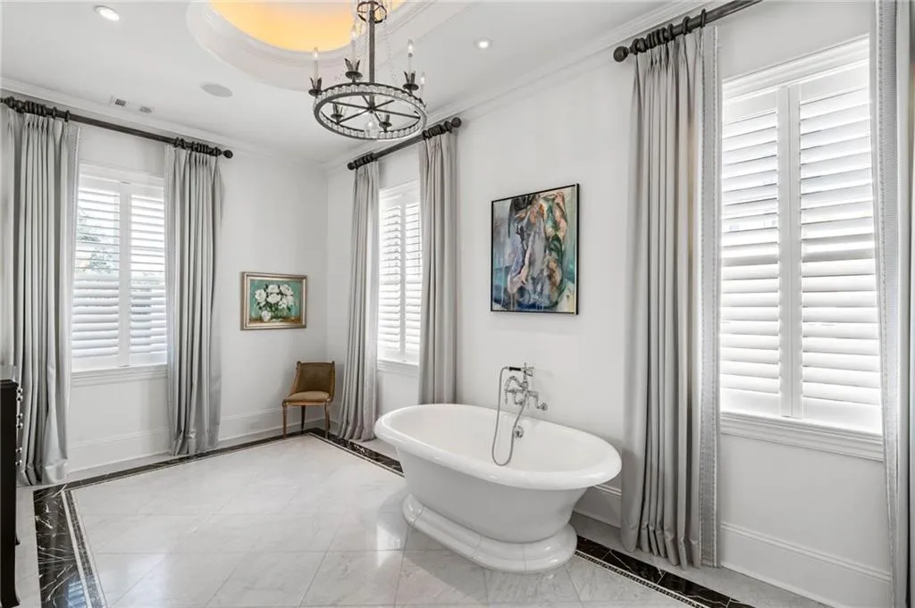 2440 Peachtree Road Nw Unit 6, Atlanta, Georgia 30305, 4 Bedrooms Bedrooms, 0 ,4 BathroomsBathrooms,Residential,For Sale,2440 Peachtree Road Nw Unit 6,7631425