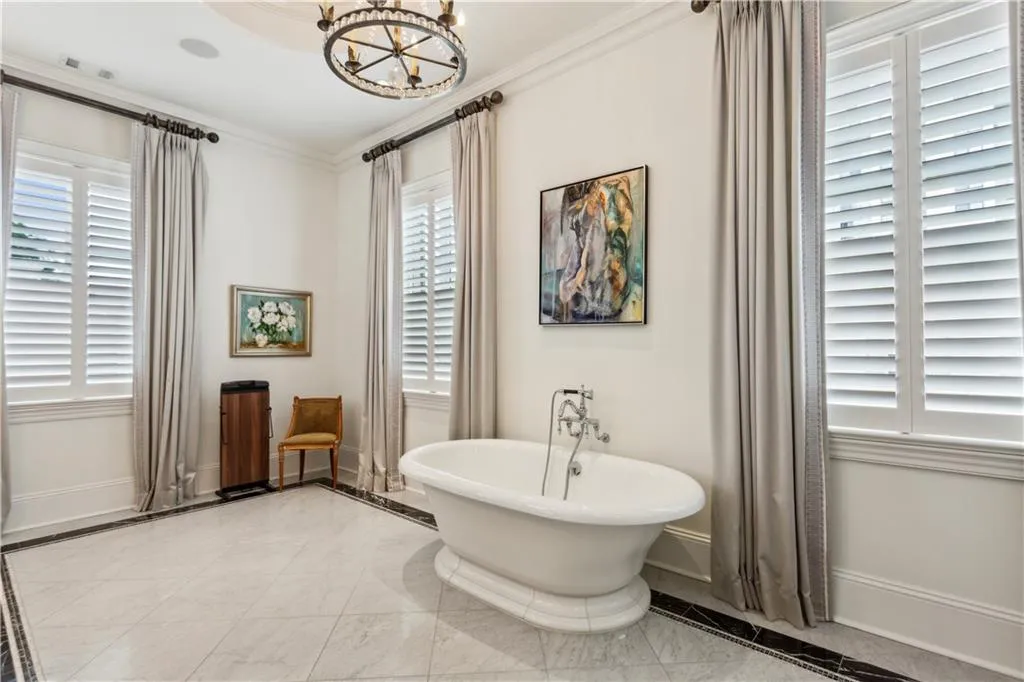 2440 Peachtree Road Nw Unit 6, Atlanta, Georgia 30305, 4 Bedrooms Bedrooms, ,4 BathroomsBathrooms,Residential,For Sale,2440 Peachtree Road Nw Unit 6,7631425