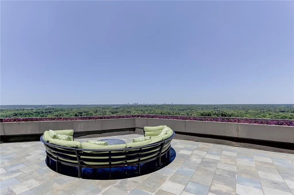 700 Park Regency Place Ne Unit 1803, Atlanta, Georgia 30326, 2 Bedrooms Bedrooms, ,2 BathroomsBathrooms,Residential,Sold,700 Park Regency Place Ne Unit 1803,6024548