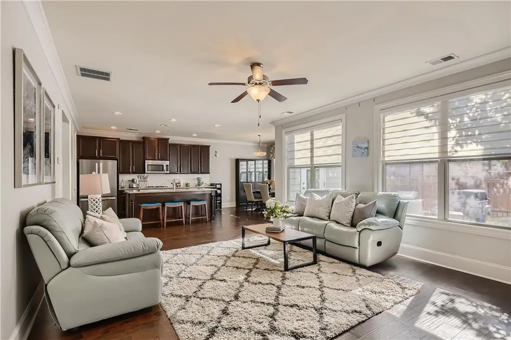 7800 Highland Bluff, Atlanta, Georgia 30328, 4 Bedrooms Bedrooms, ,2 BathroomsBathrooms,Residential,Sold,7800 Highland Bluff,6967880