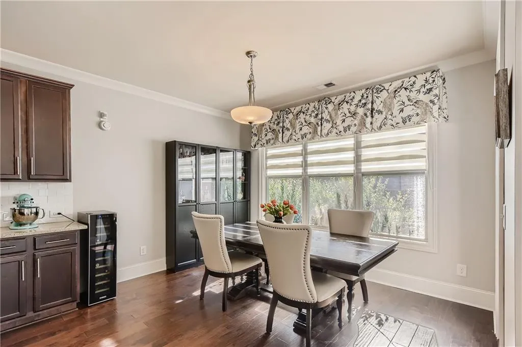 7800 Highland Bluff, Atlanta, Georgia 30328, 4 Bedrooms Bedrooms, ,2 BathroomsBathrooms,Residential,Sold,7800 Highland Bluff,6967880