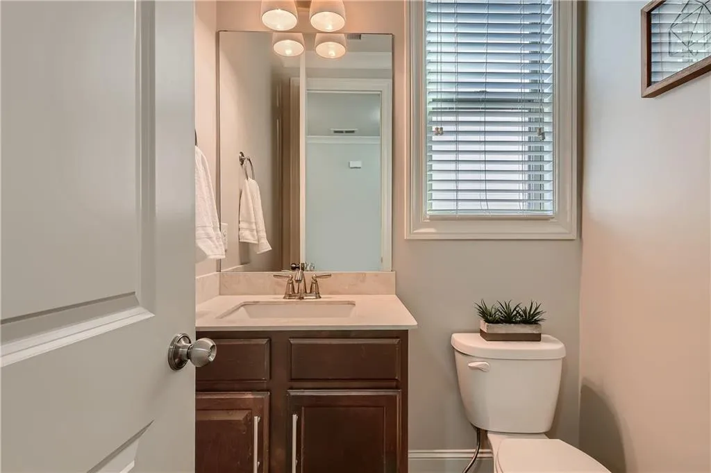 7800 Highland Bluff, Atlanta, Georgia 30328, 4 Bedrooms Bedrooms, ,2 BathroomsBathrooms,Residential,Sold,7800 Highland Bluff,6967880