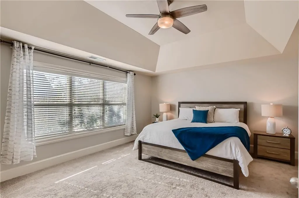 7800 Highland Bluff, Atlanta, Georgia 30328, 4 Bedrooms Bedrooms, ,2 BathroomsBathrooms,Residential,Sold,7800 Highland Bluff,6967880