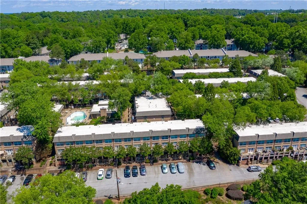 6940 Roswell Road Unit 22d, Sandy Springs, Georgia 30328, 2 Bedrooms Bedrooms, ,1 BathroomBathrooms,Residential,Sold,6940 Roswell Road Unit 22d,6720696