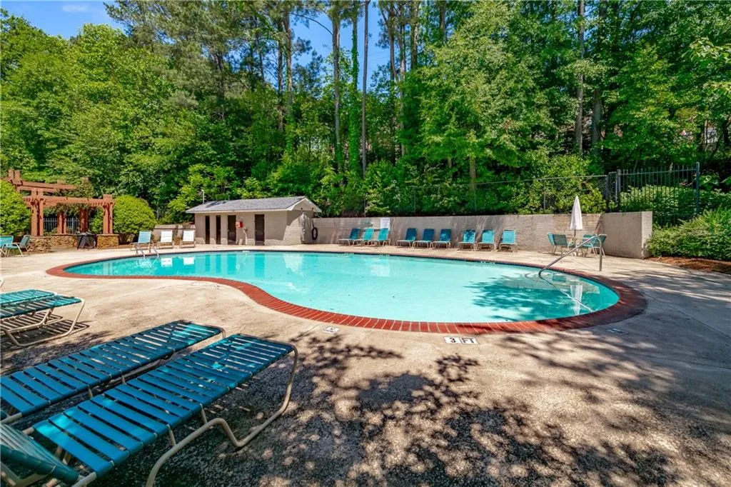6940 Roswell Road Unit 22d, Sandy Springs, Georgia 30328, 2 Bedrooms Bedrooms, ,1 BathroomBathrooms,Residential,Sold,6940 Roswell Road Unit 22d,6720696