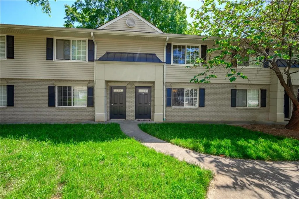 6940 Roswell Road Unit 22d, Sandy Springs, Georgia 30328, 2 Bedrooms Bedrooms, ,1 BathroomBathrooms,Residential,Sold,6940 Roswell Road Unit 22d,6720696