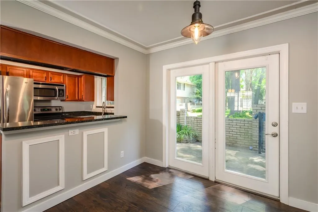 6940 Roswell Road Unit 22d, Sandy Springs, Georgia 30328, 2 Bedrooms Bedrooms, ,1 BathroomBathrooms,Residential,Sold,6940 Roswell Road Unit 22d,6720696