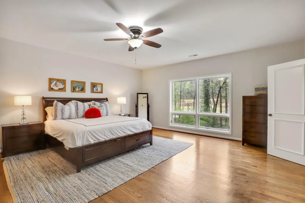 9870 Huntcliff Trace, Sandy Springs, Georgia 30350, 4 Bedrooms Bedrooms, ,3 BathroomsBathrooms,Residential,Sold,9870 Huntcliff Trace,6869489