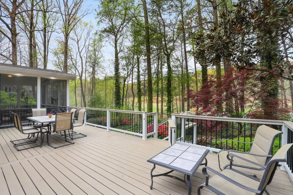 9870 Huntcliff Trace, Sandy Springs, Georgia 30350, 4 Bedrooms Bedrooms, ,3 BathroomsBathrooms,Residential,Sold,9870 Huntcliff Trace,6869489