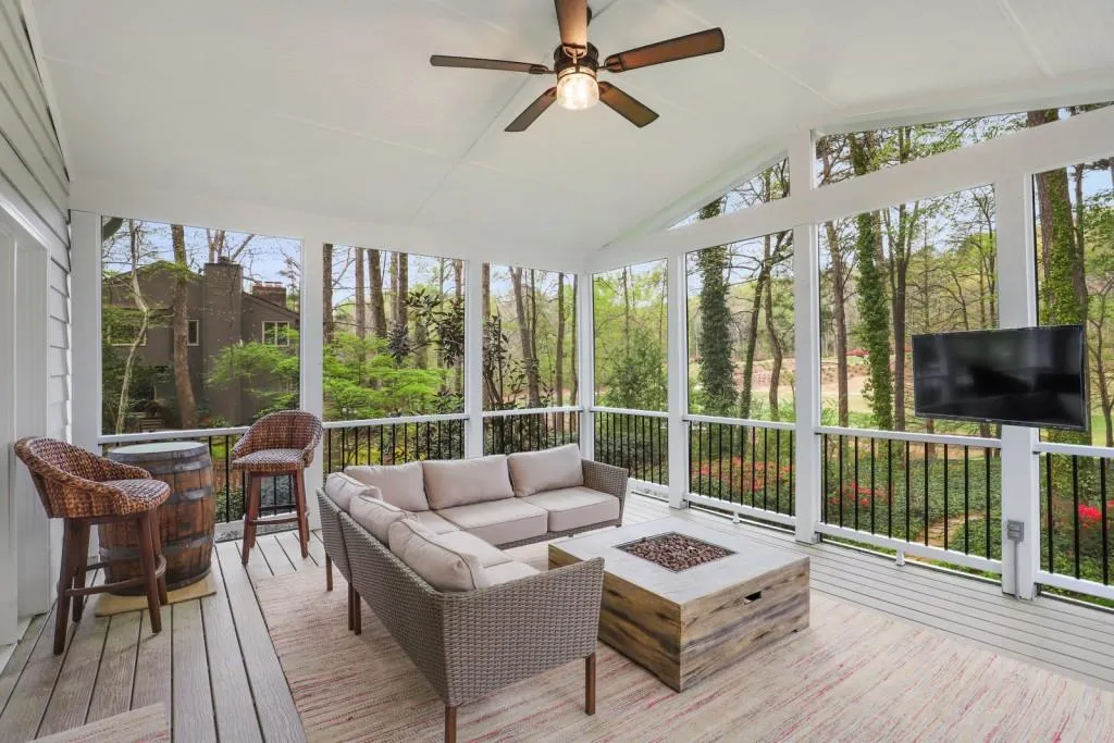 9870 Huntcliff Trace, Sandy Springs, Georgia 30350, 4 Bedrooms Bedrooms, ,3 BathroomsBathrooms,Residential,Sold,9870 Huntcliff Trace,6869489