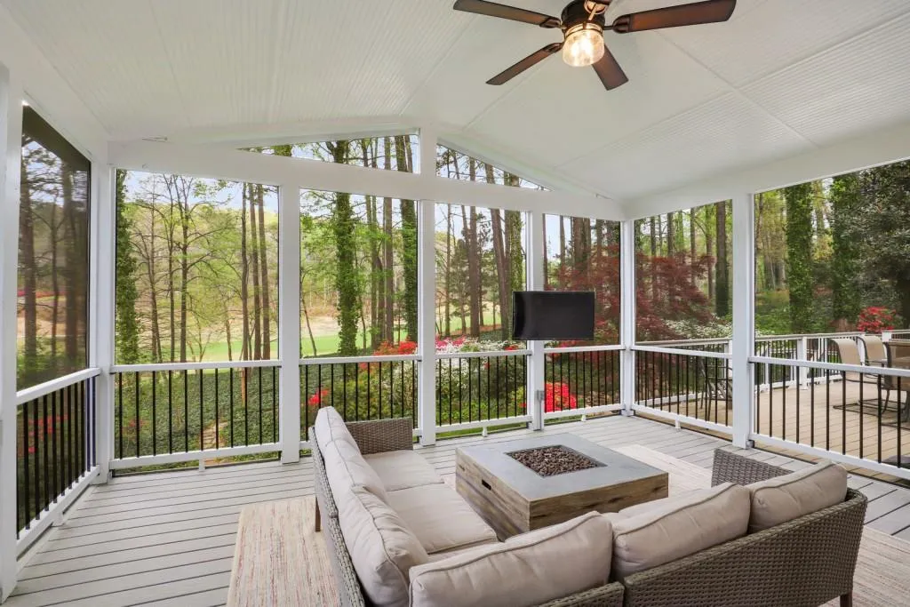 9870 Huntcliff Trace, Sandy Springs, Georgia 30350, 4 Bedrooms Bedrooms, ,3 BathroomsBathrooms,Residential,Sold,9870 Huntcliff Trace,6869489
