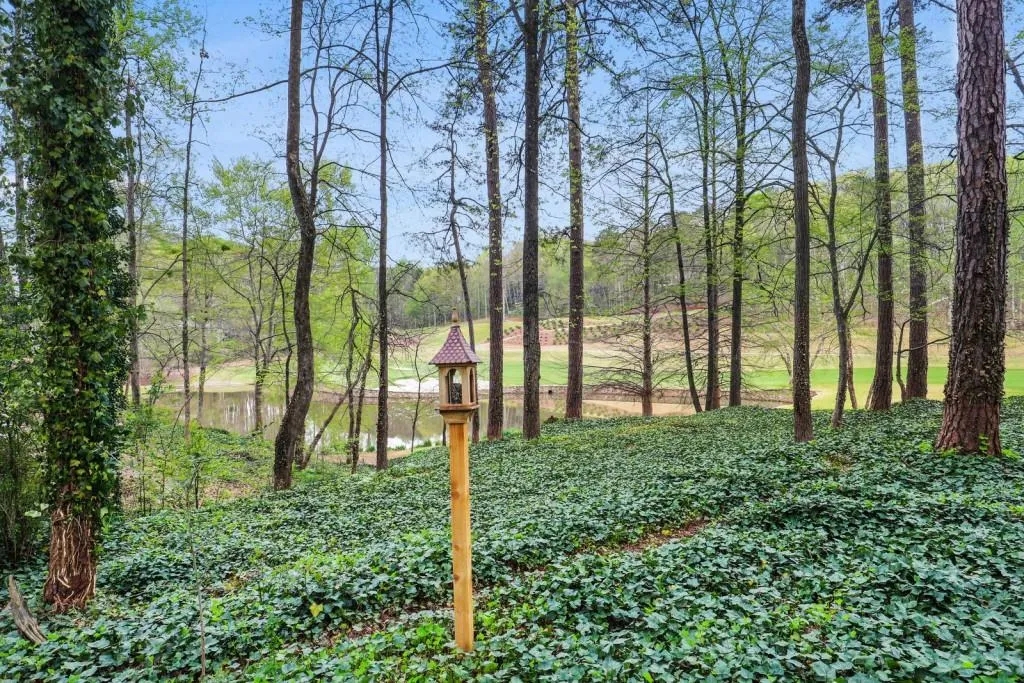 9870 Huntcliff Trace, Sandy Springs, Georgia 30350, 4 Bedrooms Bedrooms, ,3 BathroomsBathrooms,Residential,Sold,9870 Huntcliff Trace,6869489