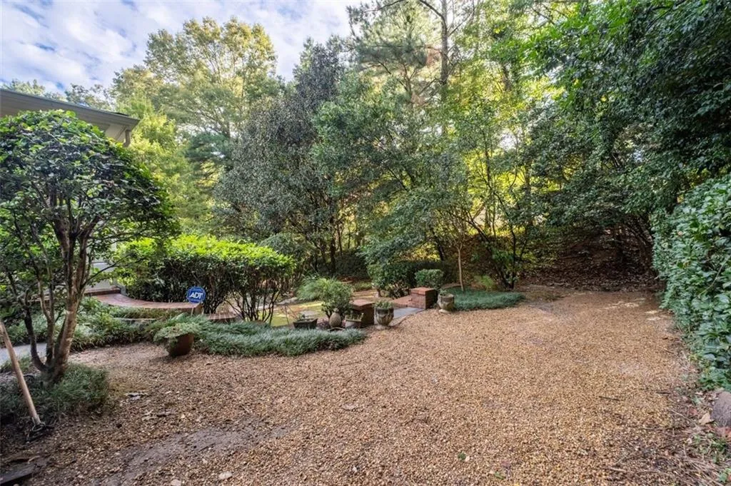 1152 Byrnwyck Road Ne, Brookhaven, Georgia 30319, 4 Bedrooms Bedrooms, ,3 BathroomsBathrooms,Residential,For Sale,1152 Byrnwyck Road Ne,7663395