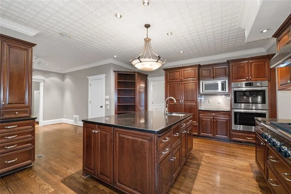 1152 Byrnwyck Road Ne, Brookhaven, Georgia 30319, 4 Bedrooms Bedrooms, ,3 BathroomsBathrooms,Residential,For Sale,1152 Byrnwyck Road Ne,7663395
